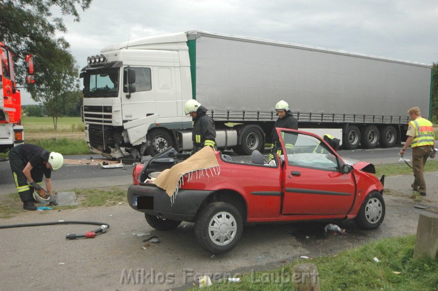 VU LKW PKW Koeln Suelz Berrenratherstr 12 .jpg